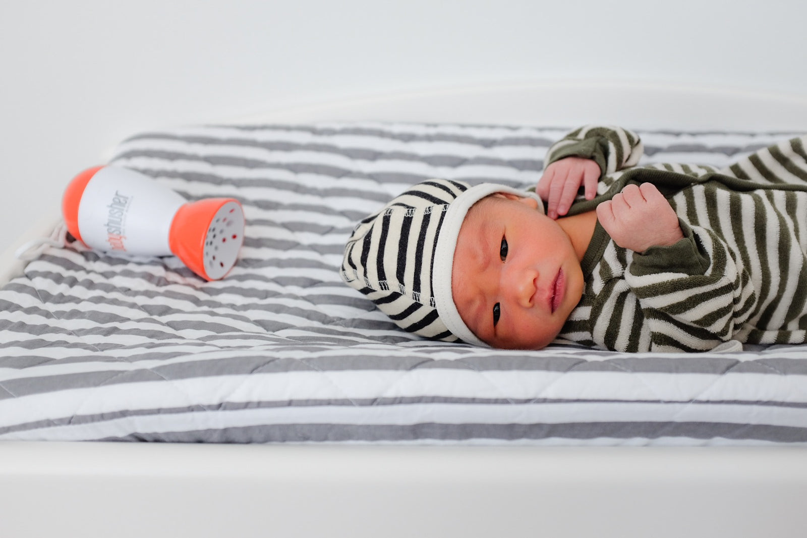 Why some parents don't swaddle their baby. Sleepytot New Zealand