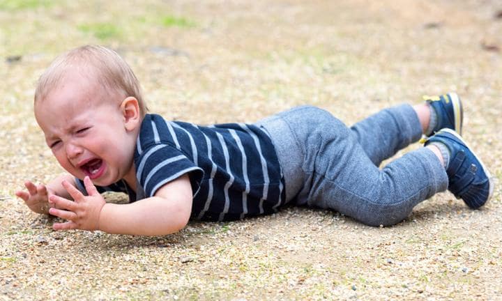 Mummmmy.......Turn off that wind !!! Waaaaaaa