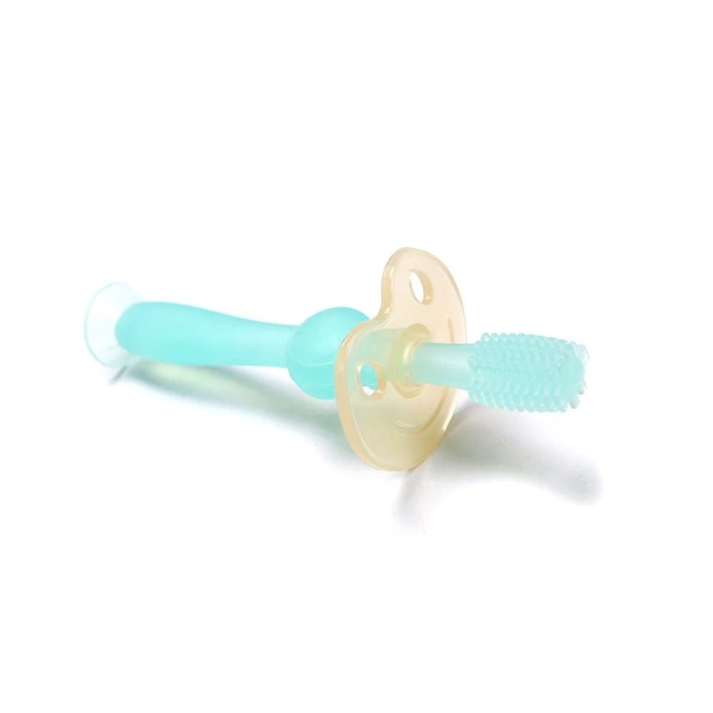 This Blue Haakaa 360° Silicone Toothbrush has soft bristles for effective, gentle cleaning and massaging of baby’s gums and teeth.