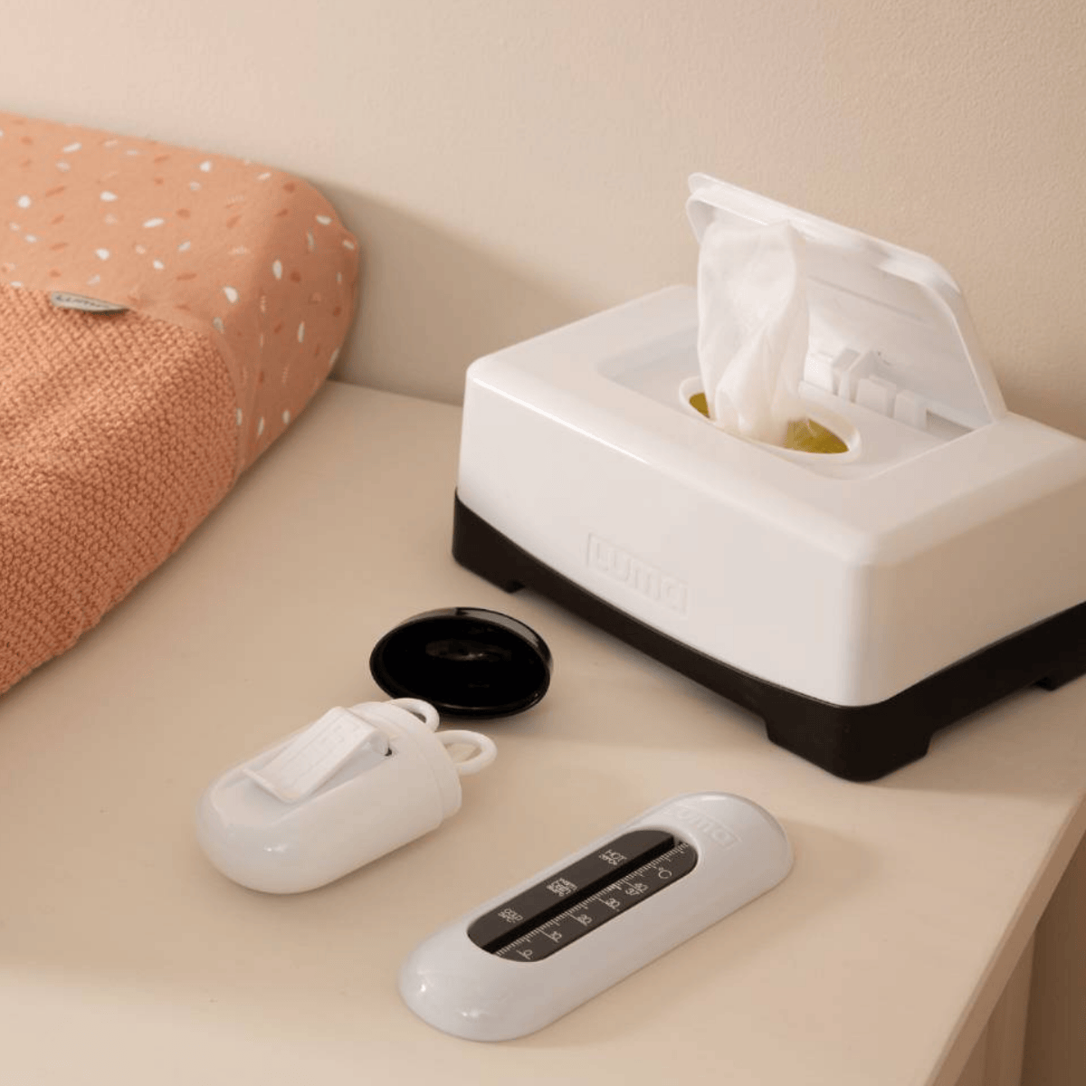 White wet wipe container