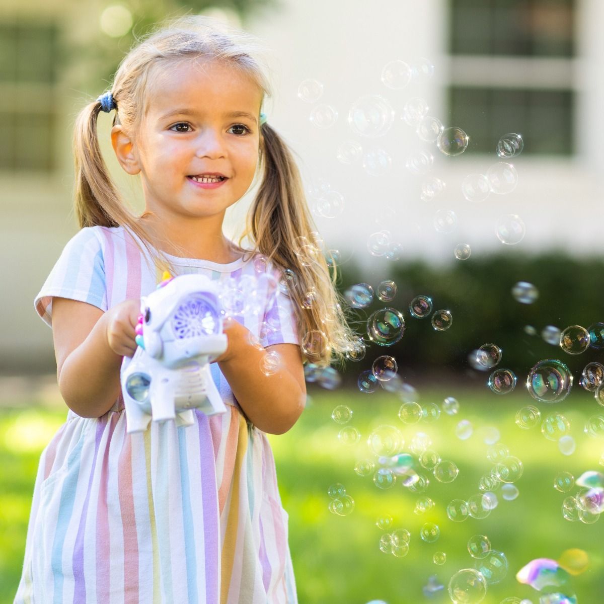 Maxx Bubbles - Handheld Unicorn Bubbler